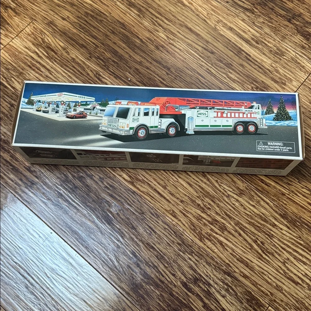 Vintage Hess 2000 Fire Truck collectible toy new in box